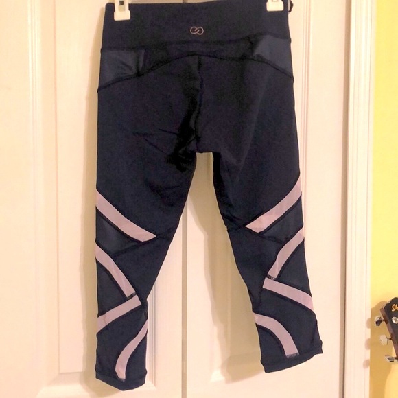 CALIA Carrie Underwood Capri Leggings - Picture 3 of 8
